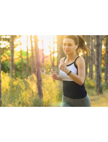 해외 여성모델 달리는 여자 운동 조깅 달리기 스포츠 이어폰 음악 소리 핸드폰 휴대폰